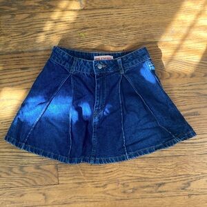 •pleaded blue Jean skirt
•spring & summer vibe!☀️🌇⛅️🕶️